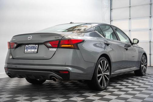 Gun Metallic 2022 Nissan Altima SR FWD