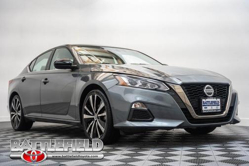 Gun Metallic 2022 Nissan Altima SR FWD