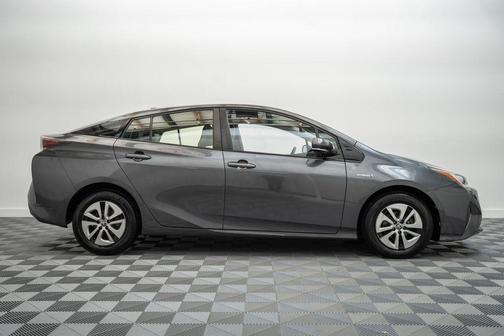 2016 Toyota Prius Four Touring