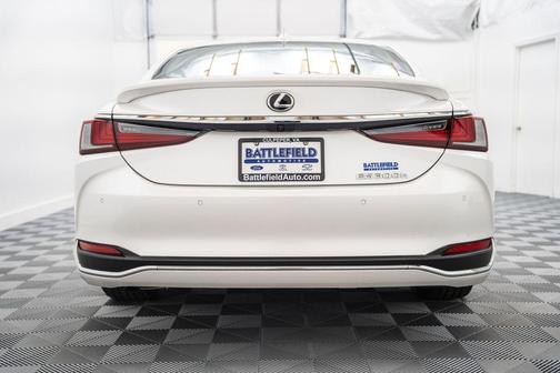 Eminent White Pearl 2023 Lexus ES 300h Base