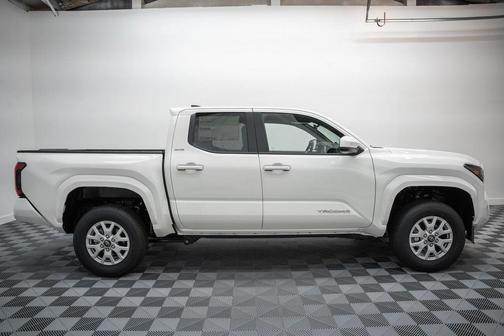Ice Cap 2026 Toyota Tacoma SR5