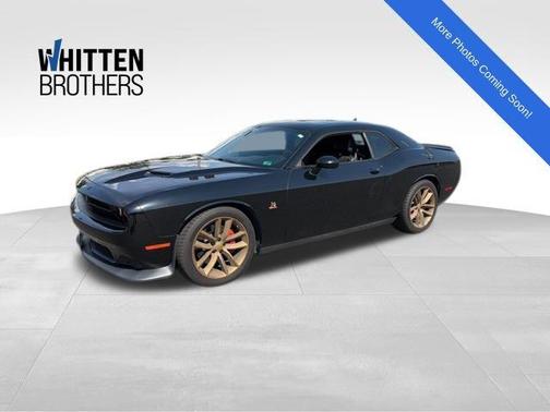 Pitch Black Clearcoat 2016 Dodge Challenger R/T Scat Pack