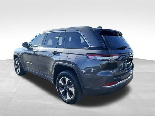 2022 Jeep Grand Cherokee 4xe Base
