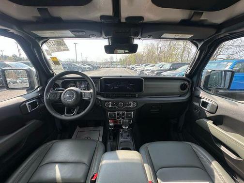 Anvil Clearcoat 2025 Jeep Gladiator Mojave X