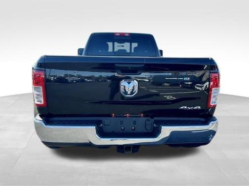 2024 RAM 3500 Tradesman Crew Cab 4x4 8' Box