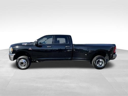 2024 RAM 3500 Tradesman Crew Cab 4x4 8' Box