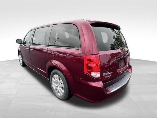 Octane Red Pearlcoat 2019 Dodge Grand Caravan SE