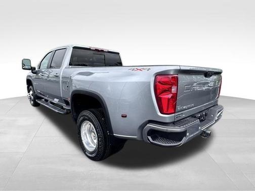 Sterling Gray Metallic 2024 Chevrolet Silverado 3500 LT