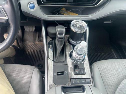 Magnetic Gray Metallic 2021 Toyota Highlander Hybrid Limited