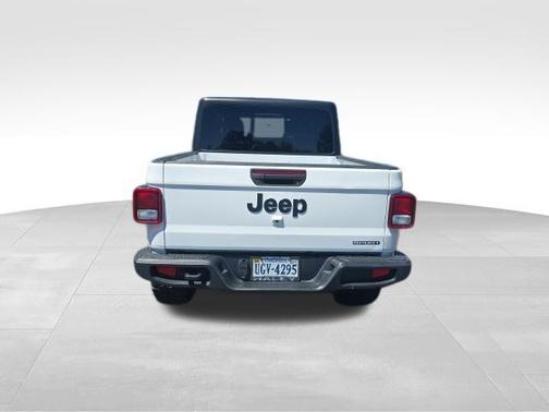 Bright White Clearcoat 2020 Jeep Gladiator Sport S