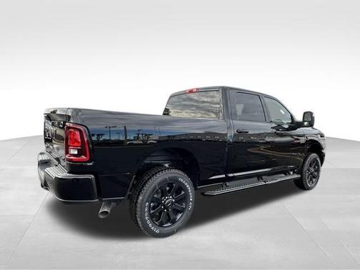 2025 RAM 2500 Big Horn Crew Cab 4x4 6'4' Box