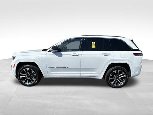Bright White Clearcoat 2023 Jeep Grand Cherokee 4xe Overland