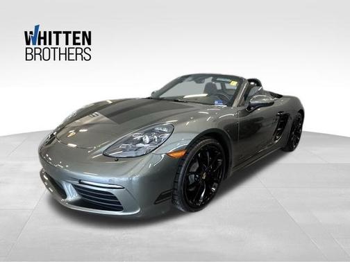 Aventurine Green Metallic 2024 Porsche 718 Boxster Style Edition