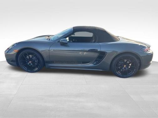 Aventurine Green Metallic 2024 Porsche 718 Boxster Style Edition