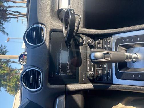 Aventurine Green Metallic 2024 Porsche 718 Boxster Style Edition