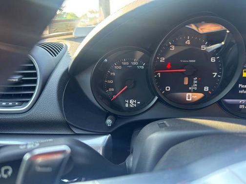 Aventurine Green Metallic 2024 Porsche 718 Boxster Style Edition