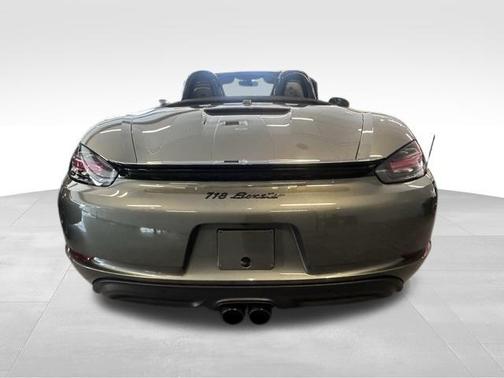 Aventurine Green Metallic 2024 Porsche 718 Boxster Style Edition