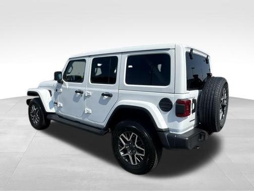 2025 Jeep Wrangler 4-Door Sahara 4x4