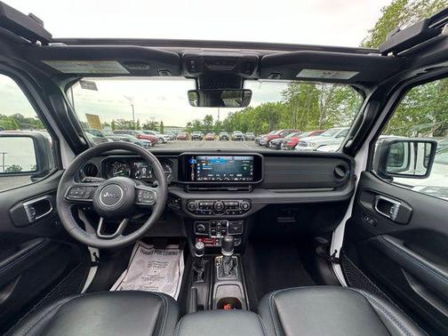 Bright White Clearcoat 2024 Jeep Wrangler 4xe Rubicon X