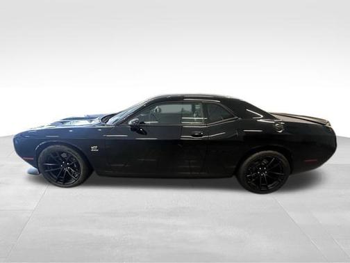 Pitch Black Clearcoat 2019 Dodge Challenger R/T Scat Pack