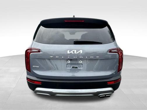 Everlasting Silver 2022 Kia Telluride S