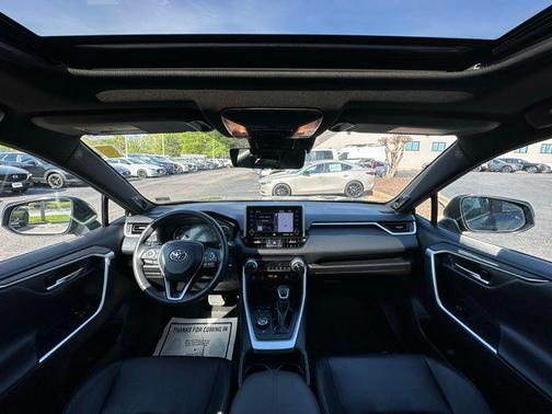 2020 Toyota RAV4 Hybrid SE