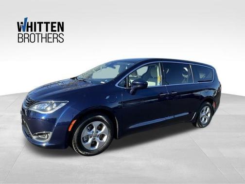 2017 Chrysler Pacifica Hybrid Touring Plus