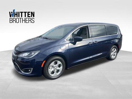 2017 Chrysler Pacifica Hybrid Touring Plus