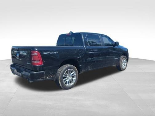 Diamond Black Crystal Pearlcoat 2023 RAM 1500 Laramie