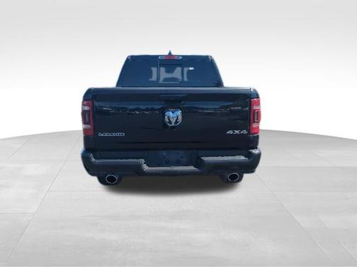 Diamond Black Crystal Pearlcoat 2023 RAM 1500 Laramie