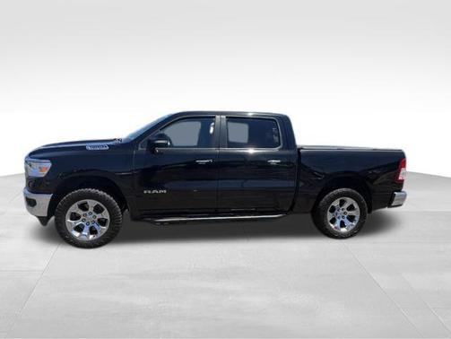 Diamond Black Crystal Pearlcoat 2019 RAM 1500 Big Horn