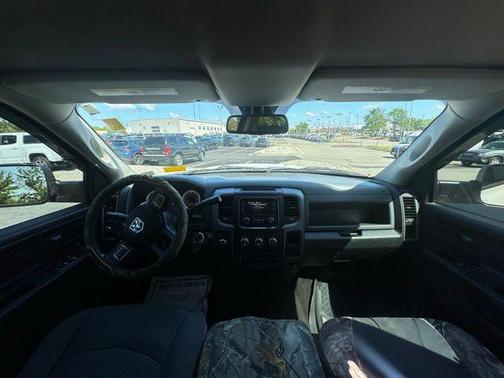 Bright White Clearcoat 2017 RAM 2500 Tradesman Crew Cab 4x4 8' Box