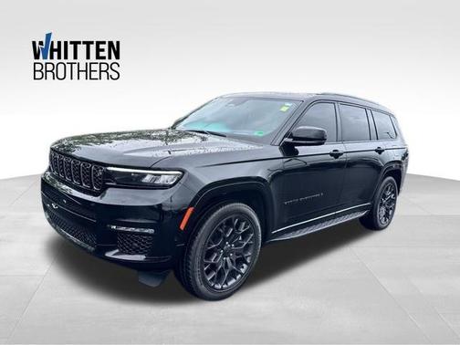 Diamond Black Crystal Pearlcoat 2023 Jeep Grand Cherokee L Summit Reserve