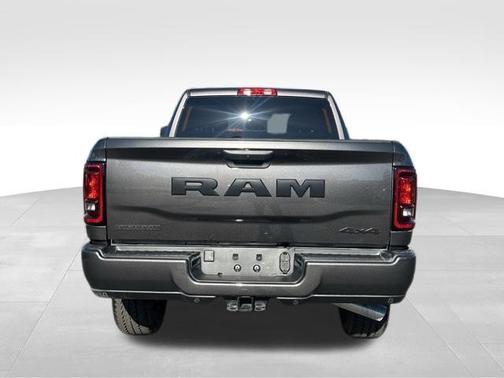 2025 RAM 2500 Big Horn Crew Cab 4x4 6'4' Box