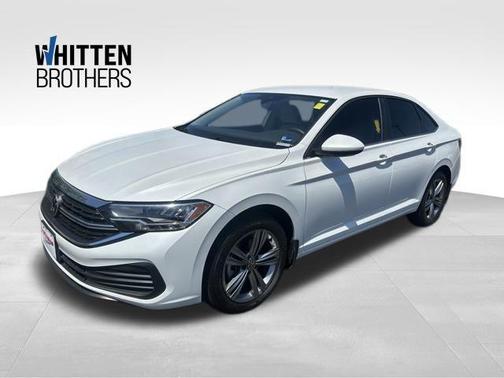 Opal White Pearl 2024 Volkswagen Jetta 1.5T SE