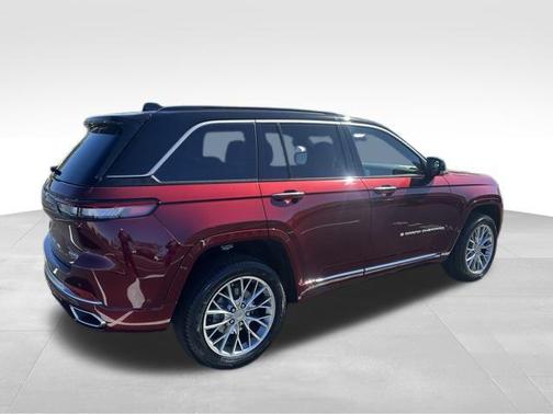 2025 Jeep Grand Cherokee Summit