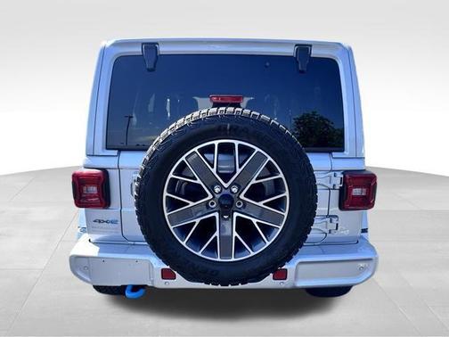 Silver Zynith Clearcoat 2024 Jeep Wrangler 4xe High Altitude