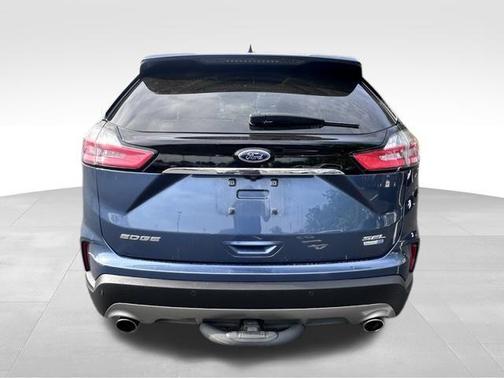 Blue Metallic 2019 Ford Edge SEL