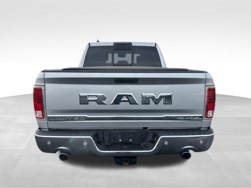 2017 RAM 1500 Limited Crew Cab 4x4 5'7' Box