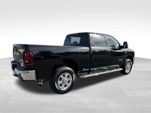 2025 RAM 2500 Big Horn Crew Cab 4x4 6'4' Box