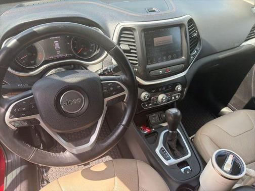 Deep Cherry Red Crystal Pearlcoat 2015 Jeep Cherokee Limited