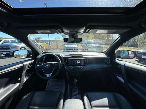 2018 Toyota RAV4 SE
