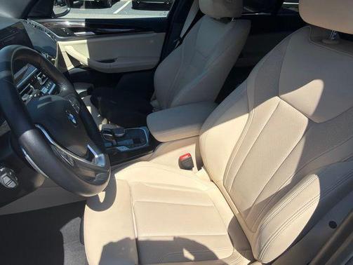 White Metallic 2022 BMW X3 xDrive30i