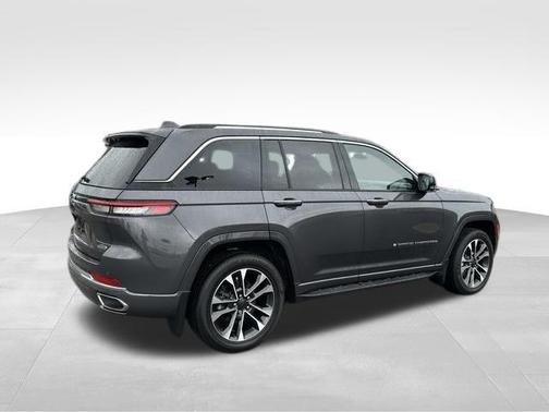 2022 Jeep Grand Cherokee Overland