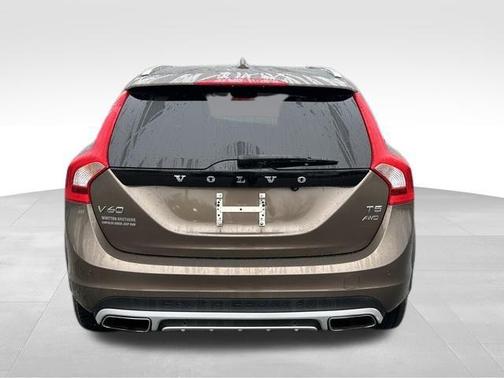 2018 Volvo V60 Cross Country T5