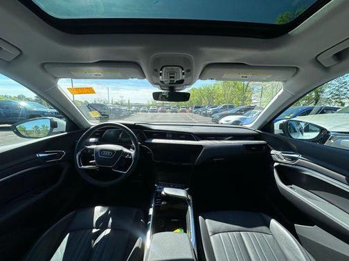2022 Audi e-tron Premium