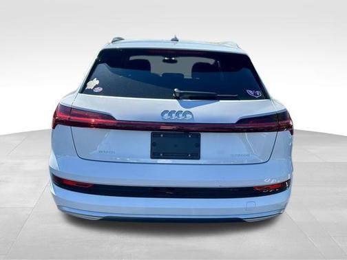 2022 Audi e-tron Premium