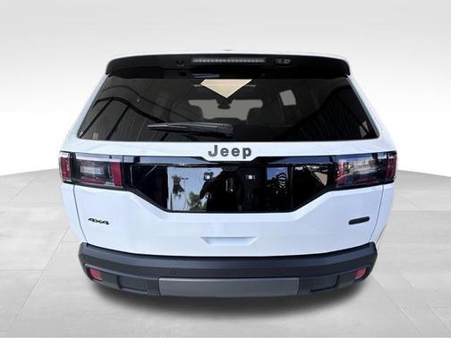 Bright White Clearcoat 2026 Jeep Cherokee Overland