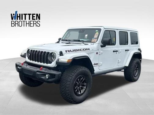 Bright White Clearcoat 2025 Jeep Wrangler Rubicon