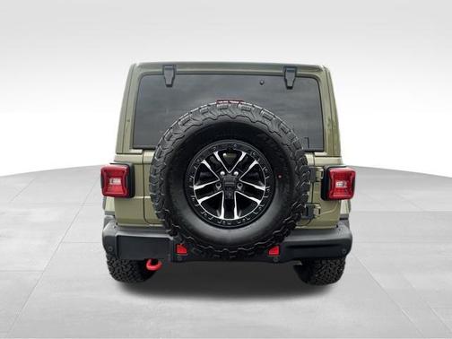 41 2025 Jeep Wrangler Rubicon